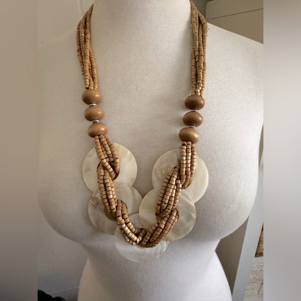 Beautiful statement necklace with natural wood